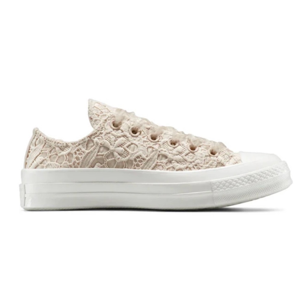 Converse Women's Cream Lace Sneakers